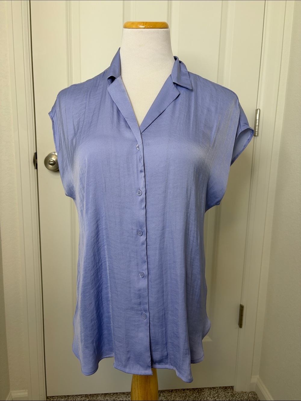 Nine West Periwinkle Blue Button Front Blouse Medium Cap Sleeve Collared